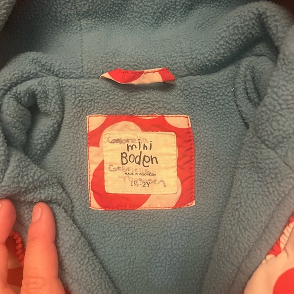 Mini Boden Fleece Lined Red & White Floral Print Hooded Jacket Size 1-2Y - Picture 2 of 5